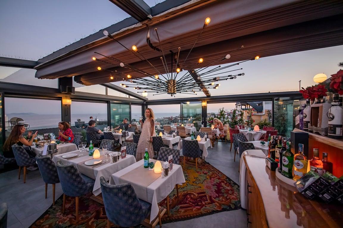 Tria Terrace Restaurant fotoğraf 8
