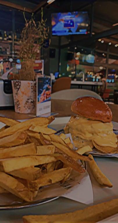 WHITE BURGER by Serhat Doğramacı ATAŞEHİR fotoğraf 2