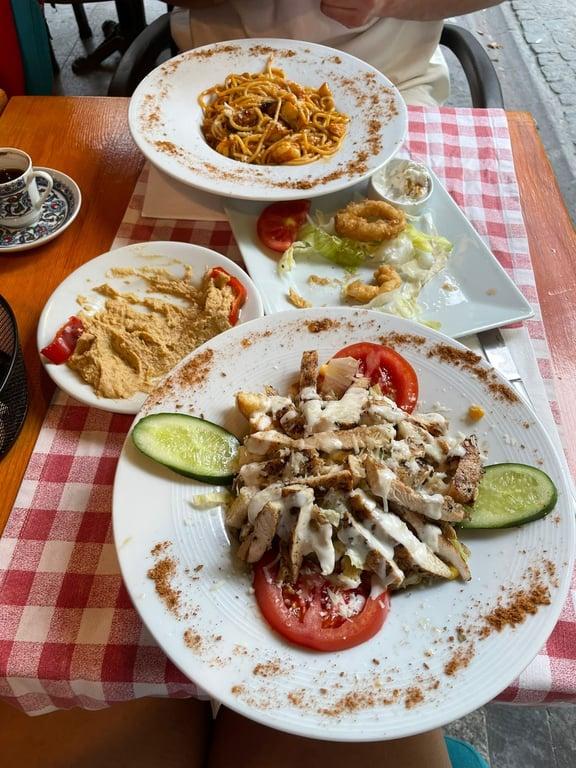 Local kebab pizza restaurant fotoğraf 4