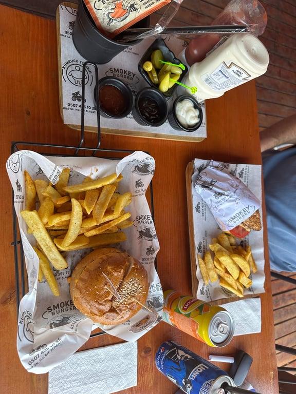 SMOKEY BURGER & KUMRUCU TOMBUL fotoğraf 7