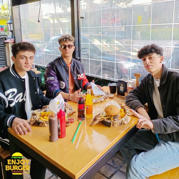 ENJOY BURGER HOUSE fotoğraf 27